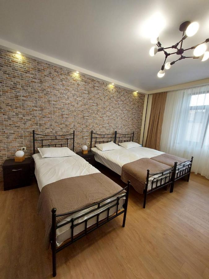 13Dimitri Uznadze Apartment Tbilisi Ngoại thất bức ảnh